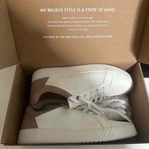 SOUL Naturalizer White Taupe Shoe